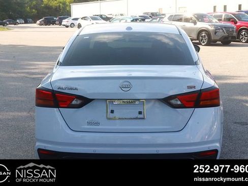 Certified 2024 Nissan Altima 2.5 SR w/ SR Premium Package FWD image 6