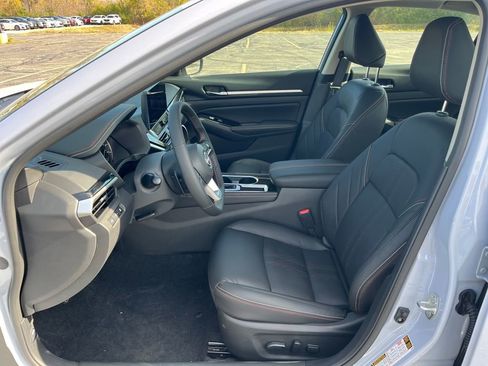 New 2025 Nissan Altima 2.5 SR w/ SR Premium Package image 13