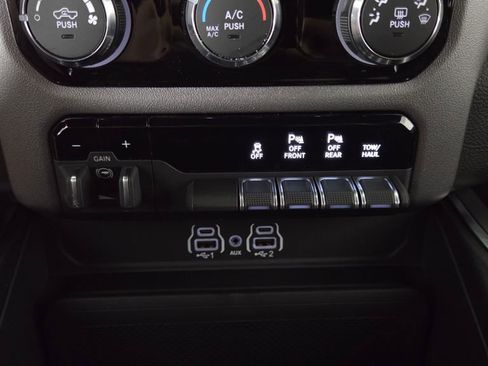 New 2026 RAM 1500 4x4 Crew Cab image 22