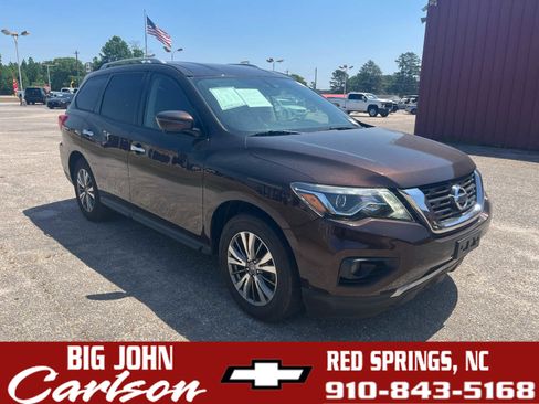 Used 2019 Nissan Pathfinder SL image 1