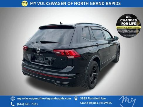Used 2024 Volkswagen Tiguan SE R-Line AWD/4WD image 9