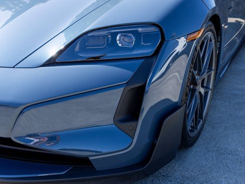 New 2025 Porsche Taycan Turbo GT image 25