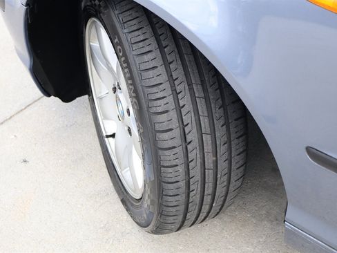 Used 2002 BMW 325i Sedan RWD image 10