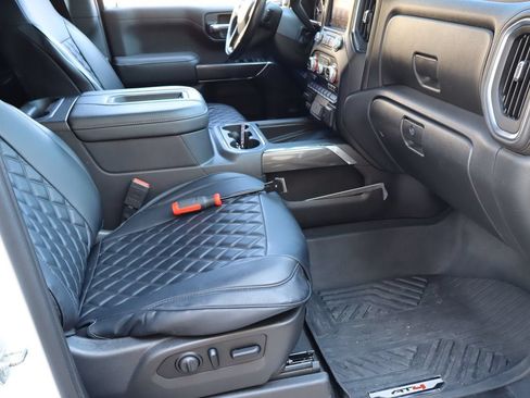 Used 2020 GMC Sierra 1500 AT4 w/ Off-Road Performance Package AWD/4WD image 17