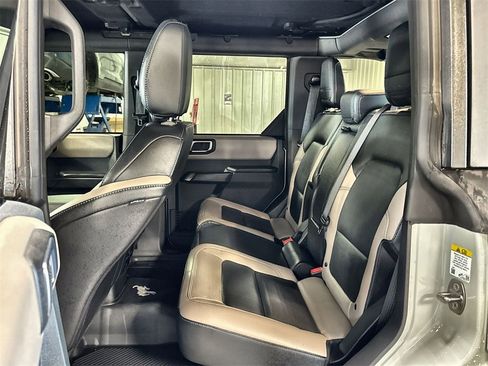 Used 2024 Ford Bronco Wildtrak image 25