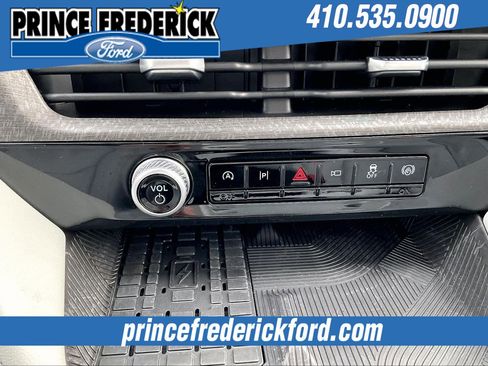 Used 2025 Ford Explorer Platinum w/ Ultimate Package image 32