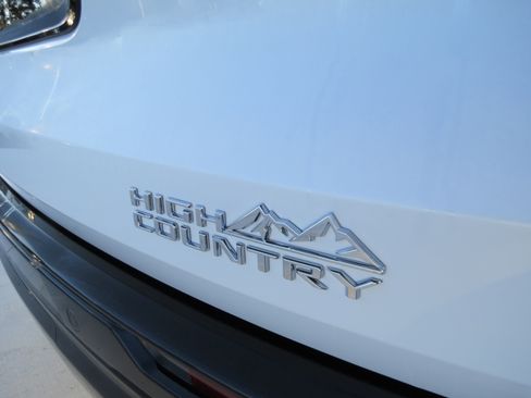 New 2026 Chevrolet Traverse High Country FWD image 10