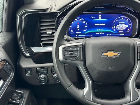 Used 2024 Chevrolet Silverado 1500 LT AWD/4WD image 25