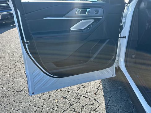 Used 2026 Ford Explorer ST w/ Sun And Sound Package RWD image 10