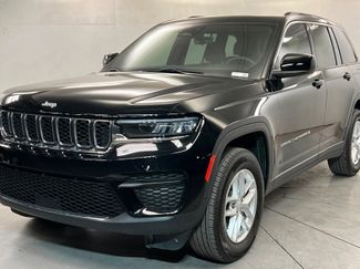 Used 2025 Jeep Grand Cherokee Laredo X w/ Luxury Tech Group I AWD/4WD video 1