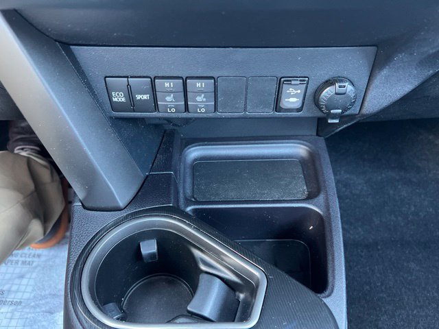 Used 2018 Toyota RAV4 SE w/ Power Extra Value Package AWD/4WD image 18