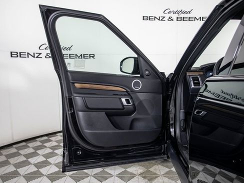 Used 2025 Land Rover Discovery Dynamic SE image 25