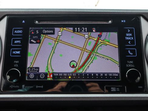 Used 2017 Toyota Tacoma TRD Off-Road w/ Tow Package (A/T) image 7