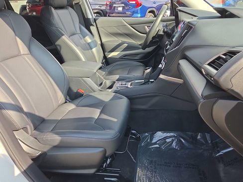 Used 2023 Subaru Forester Limited image 20