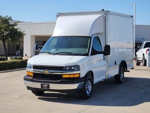 Used 2025 Chevrolet Express 3500 w/ Power Convenience Package image 12