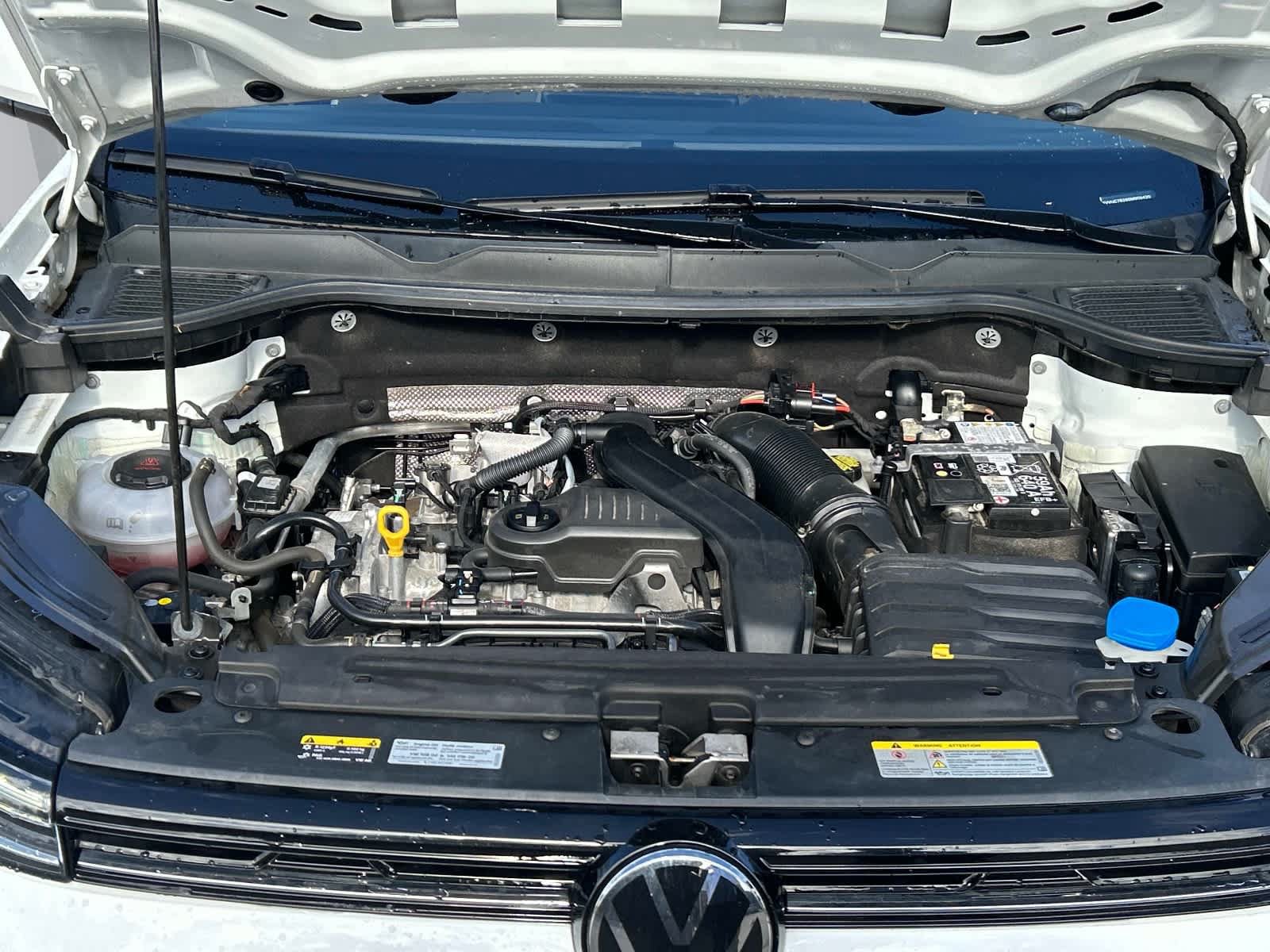 Used 2025 Volkswagen Taos SE AWD/4WD image 14