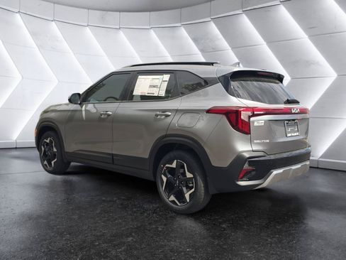 New 2026 Kia Seltos S FWD image 3