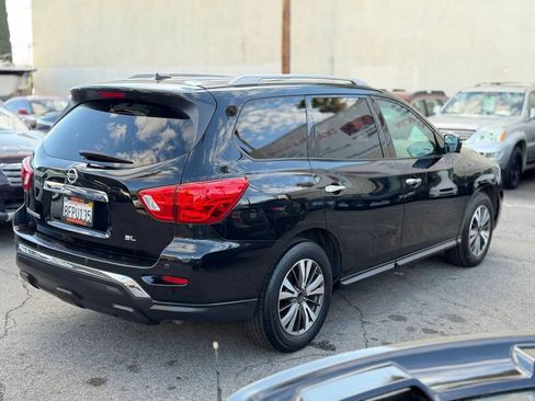 Used 2017 Nissan Pathfinder SL image 16
