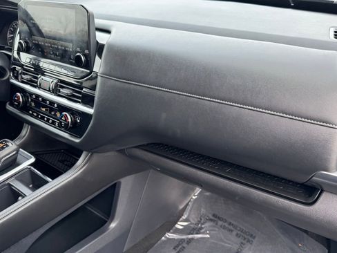 Certified 2025 Nissan Pathfinder SL image 28