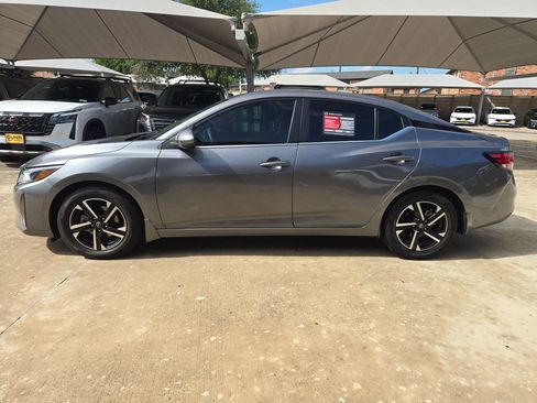 Certified 2024 Nissan Sentra SV FWD image 6