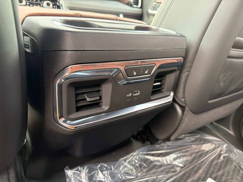 New 2026 GMC Sierra 2500 Denali Ultimate image 16