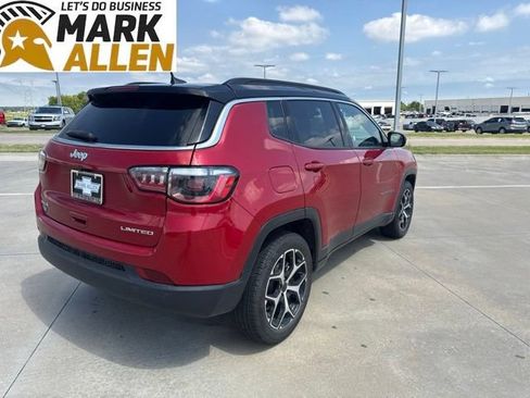 Used 2025 Jeep Compass Limited AWD/4WD image 4