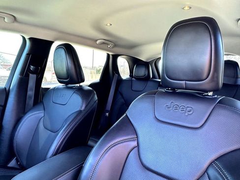 Used 2022 Jeep Cherokee Latitude Lux image 14