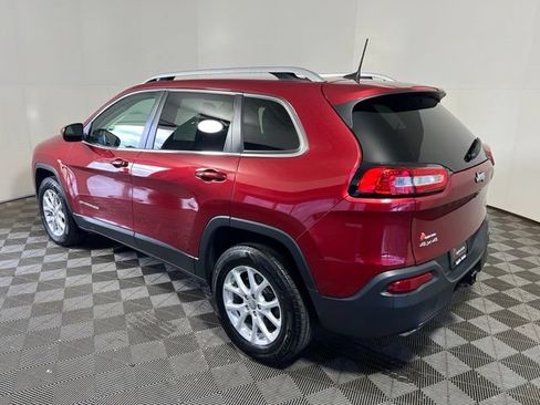 Used 2017 Jeep Cherokee Latitude w/ Cold Weather Group AWD/4WD image 7