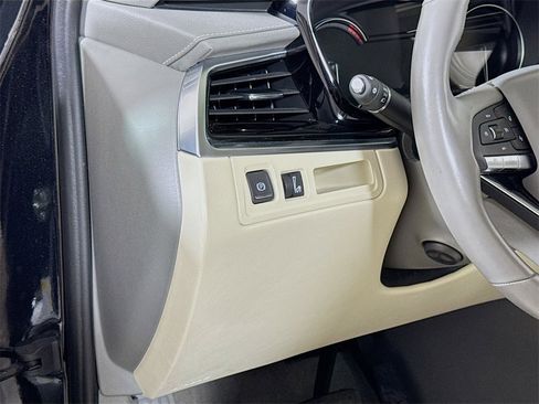 Certified 2025 Cadillac XT6 Premium Luxury image 8