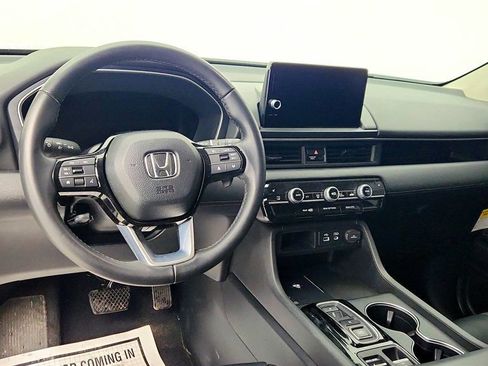 Used 2025 Honda Pilot Touring image 12