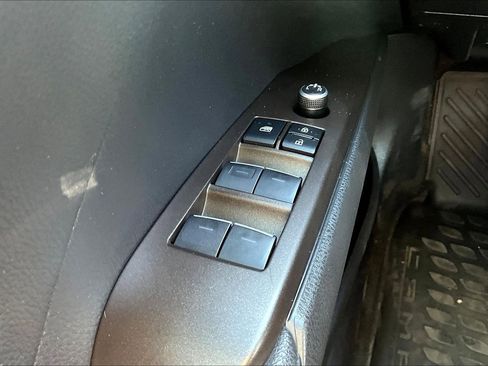 Used 2022 Toyota Camry XSE image 34