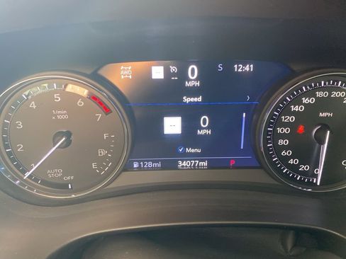 Used 2022 Cadillac XT4 Premium Luxury image 5