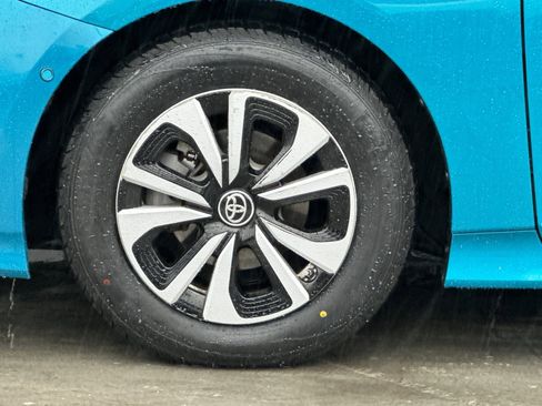 Used 2017 Toyota Prius Prime Advanced w/ Carpet Mat Package image 25