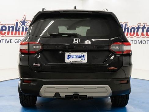 Certified 2023 Honda Pilot TrailSport image 6