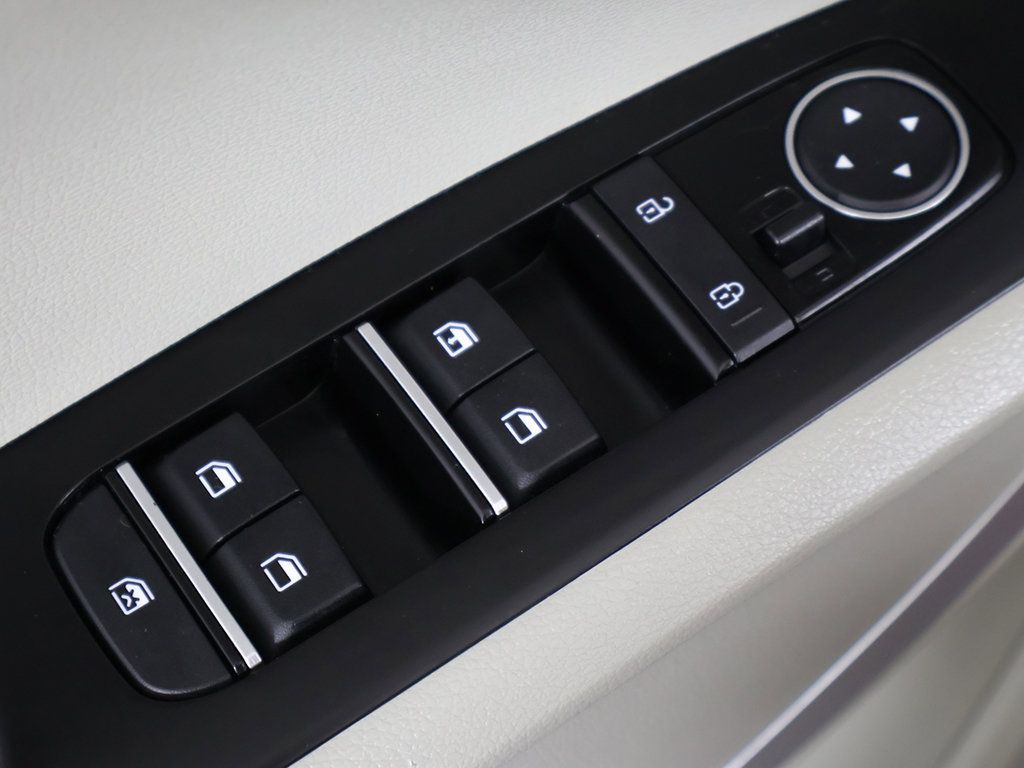 Used 2021 Kia Soul LX FWD image 32
