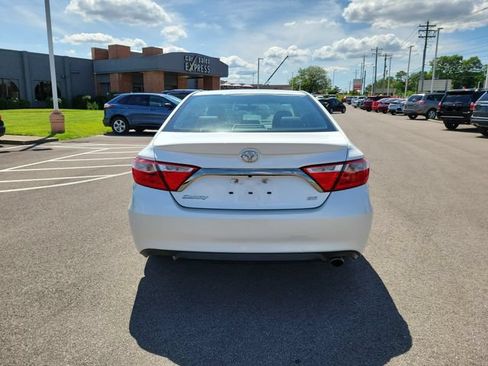 Used 2017 Toyota Camry SE FWD image 4