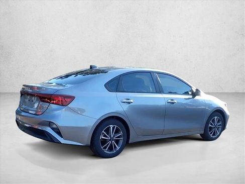 Used 2023 Kia Forte LXS w/ LXS Technology Package FWD image 8