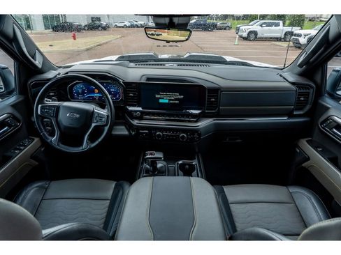 Used 2023 Chevrolet Silverado 1500 ZR2 w/ Technology Package image 18