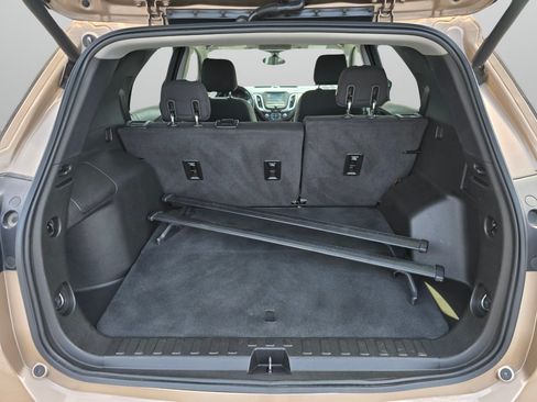 Used 2018 Chevrolet Equinox LT w/ LPO, Hit The Road Package AWD/4WD image 20