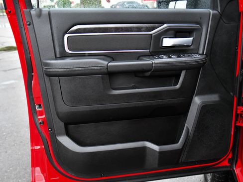 Used 2024 RAM 2500 Big Horn w/ Night Edition AWD/4WD image 16