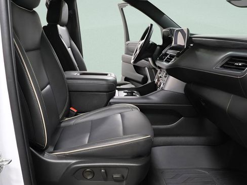 Used 2024 GMC Yukon XL SLT w/ SLT Premium Package AWD/4WD image 37