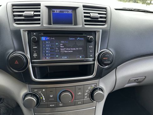 Used 2013 Toyota Highlander FWD image 27