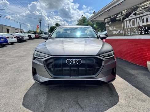 Used 2021 Audi e-tron Premium Plus w/ Premium Plus Package image 2