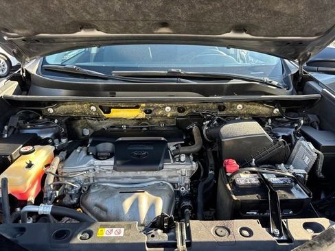 Used 2018 Toyota RAV4 LE image 23