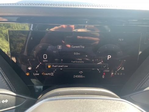 Certified 2025 GMC Yukon XL AT4 w/ LPO, Floor Liner Package AWD/4WD image 31