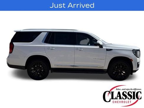 Used 2021 GMC Yukon SLT w/ SLT Premium Package image 11