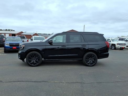 Used 2025 Ford Expedition Platinum w/ Stealth Appearance Package AWD/4WD image 2