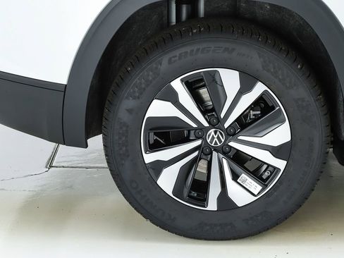 New 2026 Volkswagen Atlas Cross Sport SE image 50