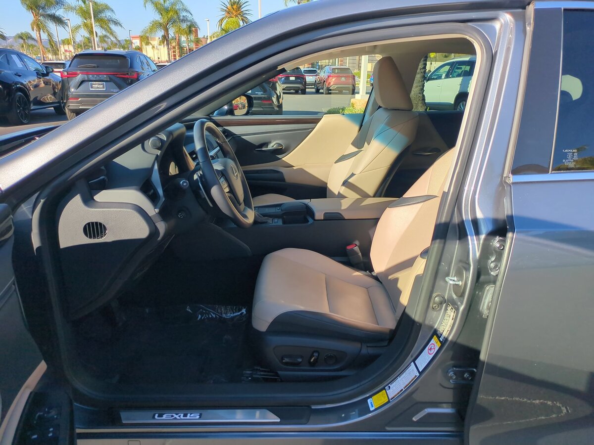 Used 2019 Lexus ES 350 w/ Premium Package FWD image 11