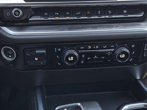 Used 2022 Chevrolet Silverado 1500 LTZ AWD/4WD image 15